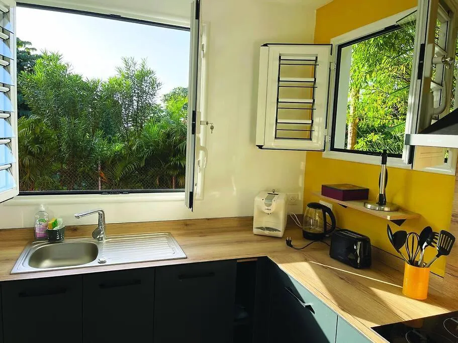 Bel Appartement Dans Ecrin De Verdure Le Lamentin 0*,